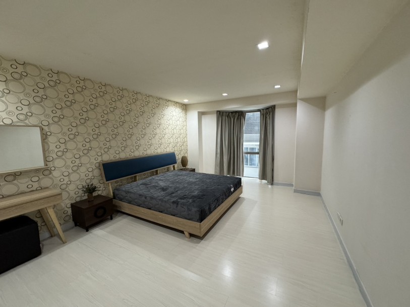 3 Bed, 3 Bath, ApartmentFor Sale, Phrom Phong, Bangkok