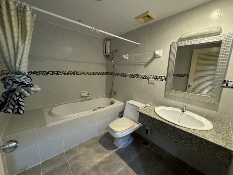 3 Bed, 3 Bath, ApartmentFor Sale, Phrom Phong, Bangkok