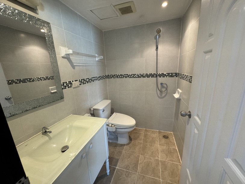 3 Bed, 3 Bath, ApartmentFor Sale, Phrom Phong, Bangkok