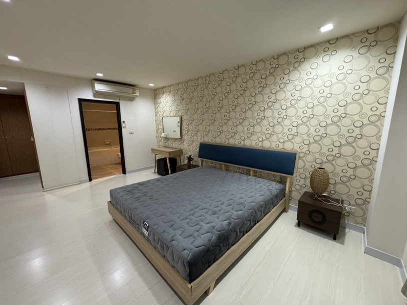 3 Bed, 3 Bath, ApartmentFor Sale, Phrom Phong, Bangkok