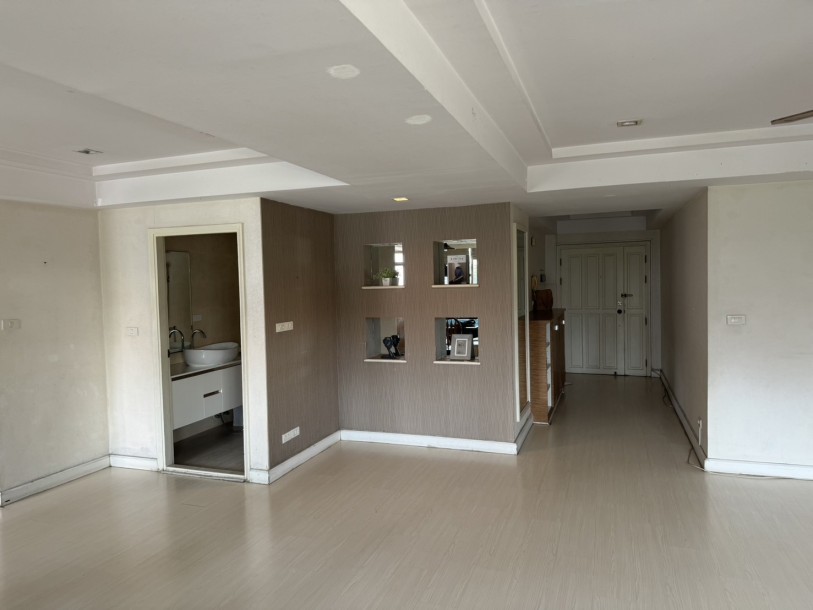 3 Bed, 3 Bath, ApartmentFor Sale, Phrom Phong, Bangkok