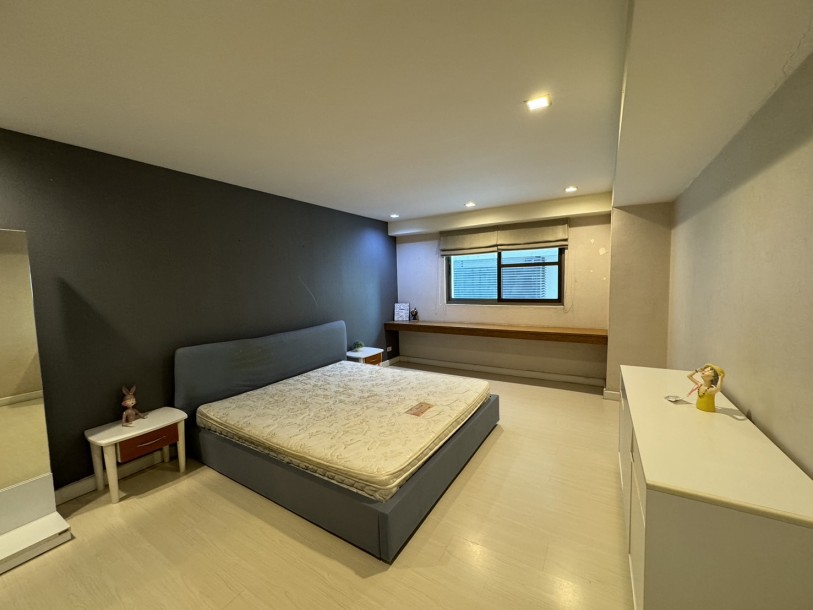 3 Bed, 3 Bath, ApartmentFor Sale, Phrom Phong, Bangkok
