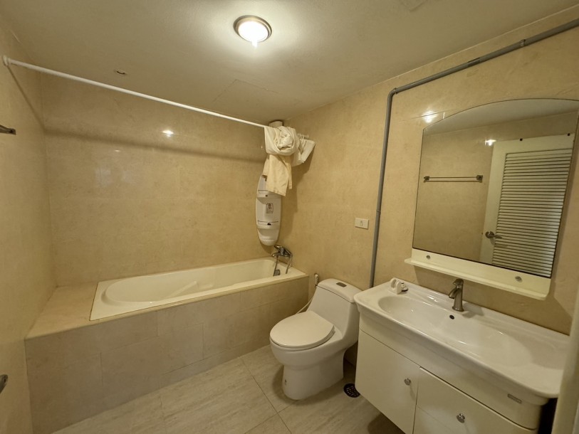 3 Bed, 3 Bath, ApartmentFor Sale, Phrom Phong, Bangkok