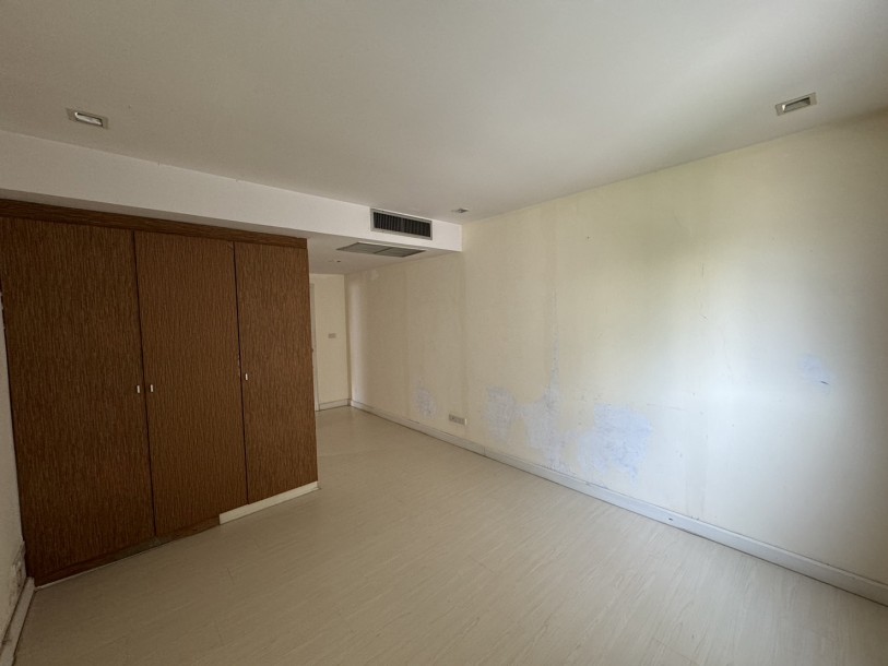 3 Bed, 3 Bath, ApartmentFor Sale, Phrom Phong, Bangkok