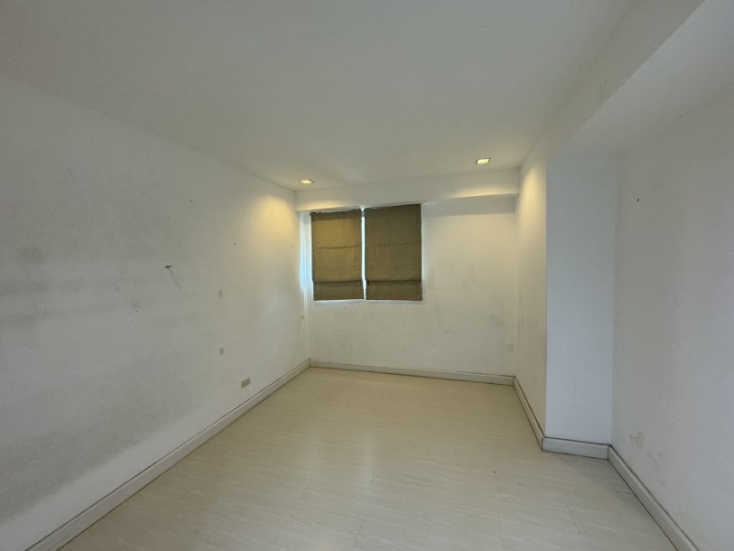 3 Bed, 3 Bath, ApartmentFor Sale, Phrom Phong, Bangkok