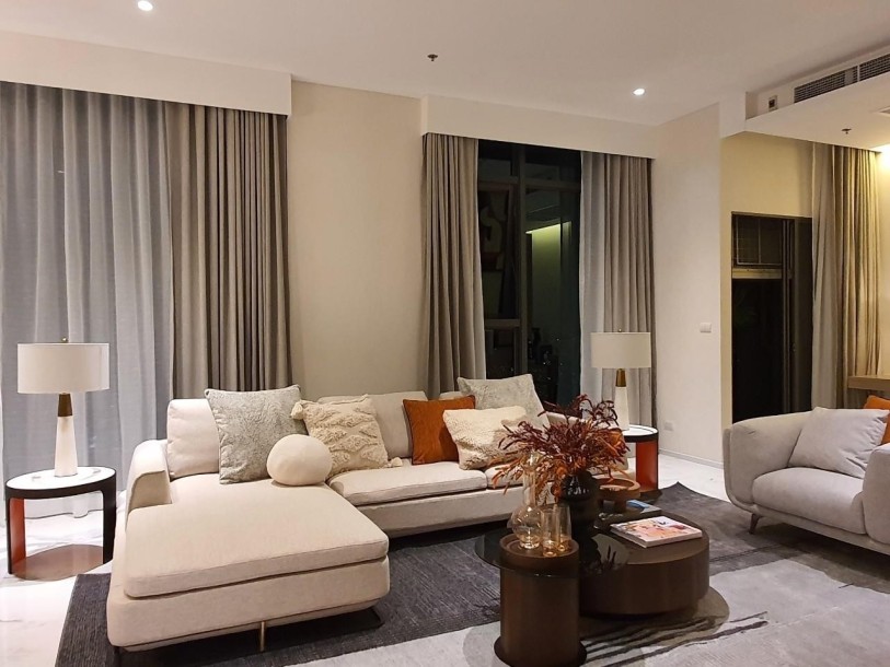 1 Bed, 3 Bath, ApartmentFor Sale, Phra Khanong, Bangkok