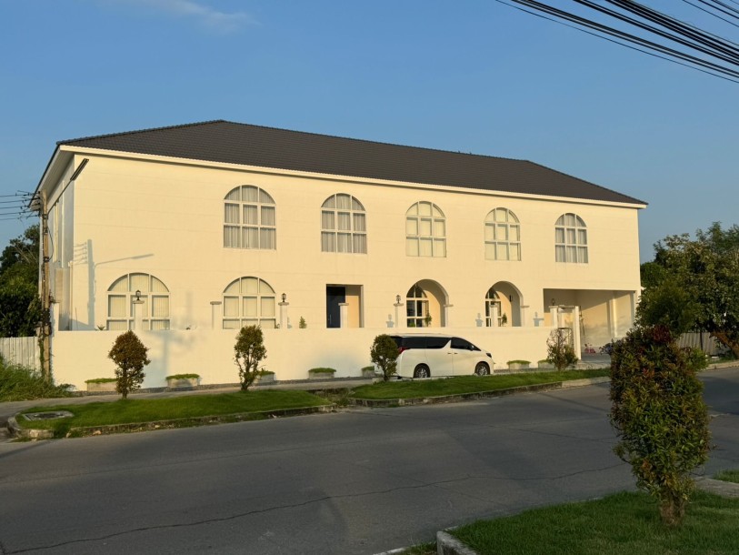 4 Bed, 6 Bath, HouseFor Sale, Yaek Tiwanon, Bangkok