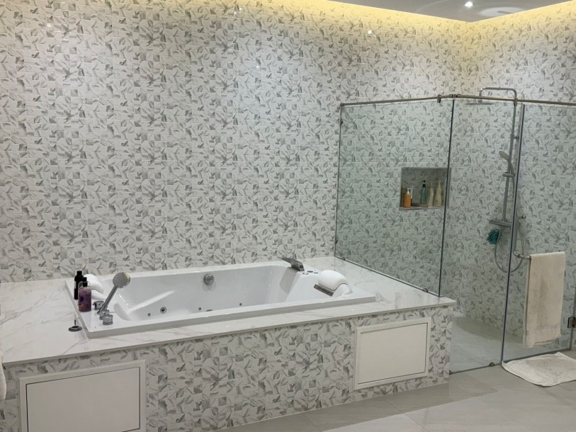 4 Bed, 6 Bath, HouseFor Sale, Yaek Tiwanon, Bangkok