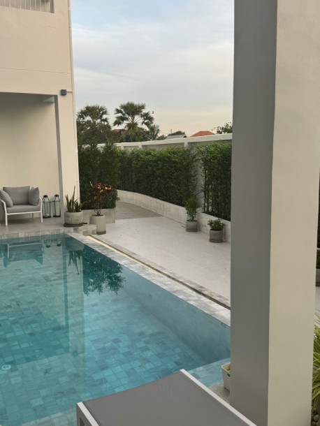 4 Bed, 6 Bath, HouseFor Sale, Yaek Tiwanon, Bangkok