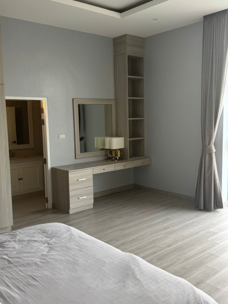 4 Bed, 6 Bath, HouseFor Sale, Yaek Tiwanon, Bangkok