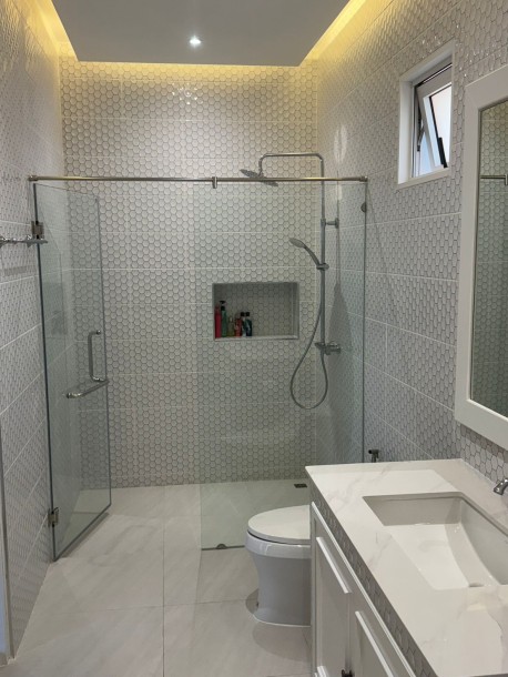 4 Bed, 6 Bath, HouseFor Sale, Yaek Tiwanon, Bangkok