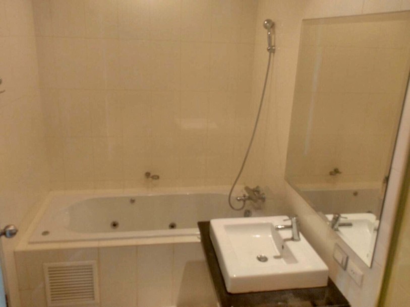 2 Bath, ApartmentFor Sale, Asok, Bangkok