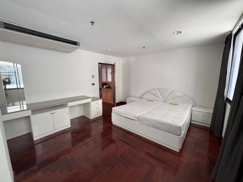 3 Bed, 3 Bath, ApartmentFor Sale, Phrom Phong, Bangkok