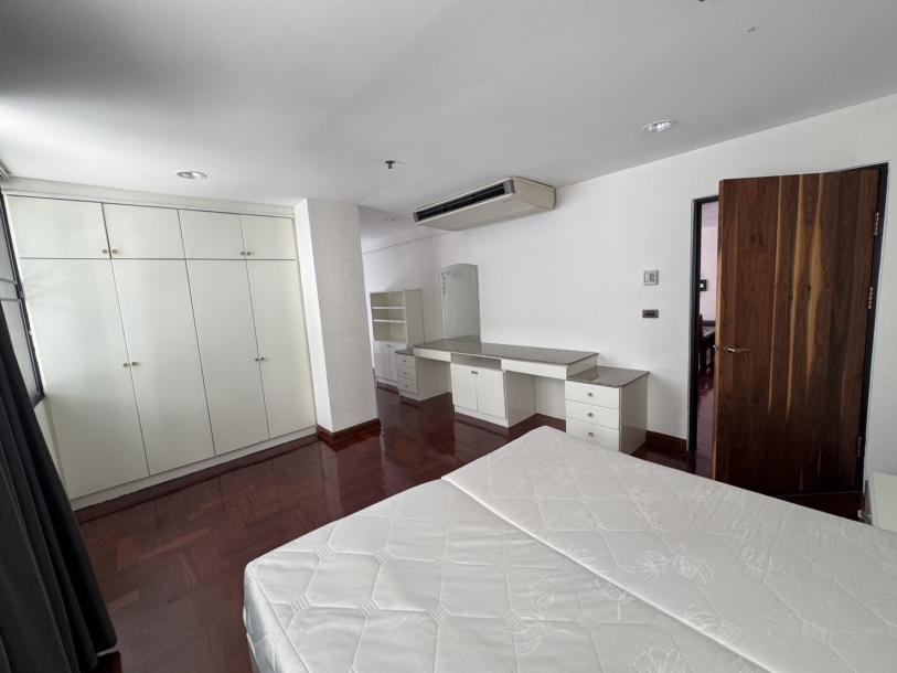 3 Bed, 3 Bath, ApartmentFor Sale, Phrom Phong, Bangkok