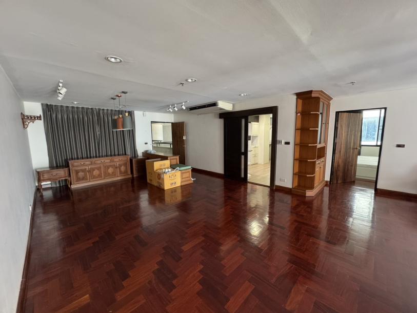 3 Bed, 3 Bath, ApartmentFor Sale, Phrom Phong, Bangkok