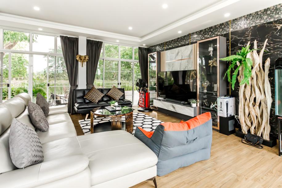 4 Bath, HouseFor Sale