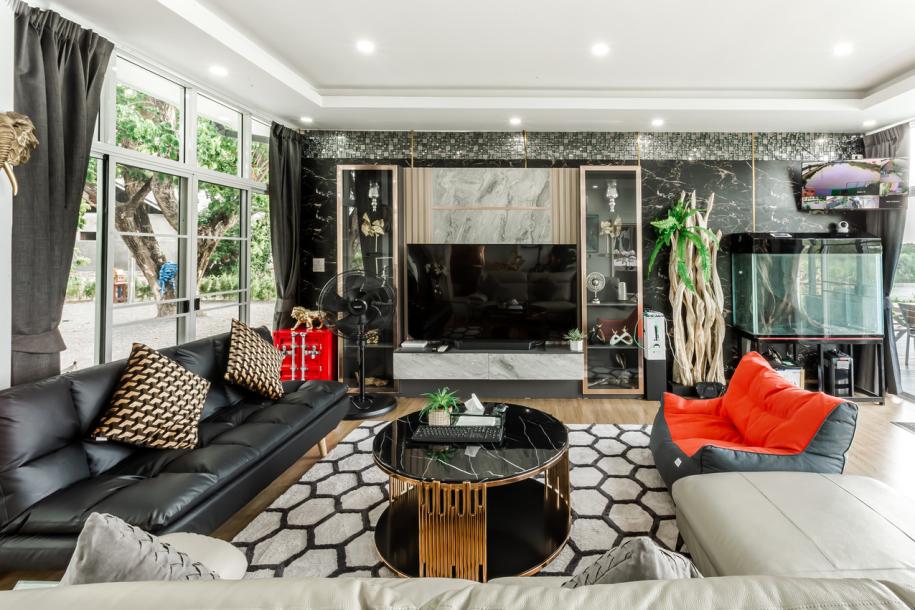 4 Bath, HouseFor Sale