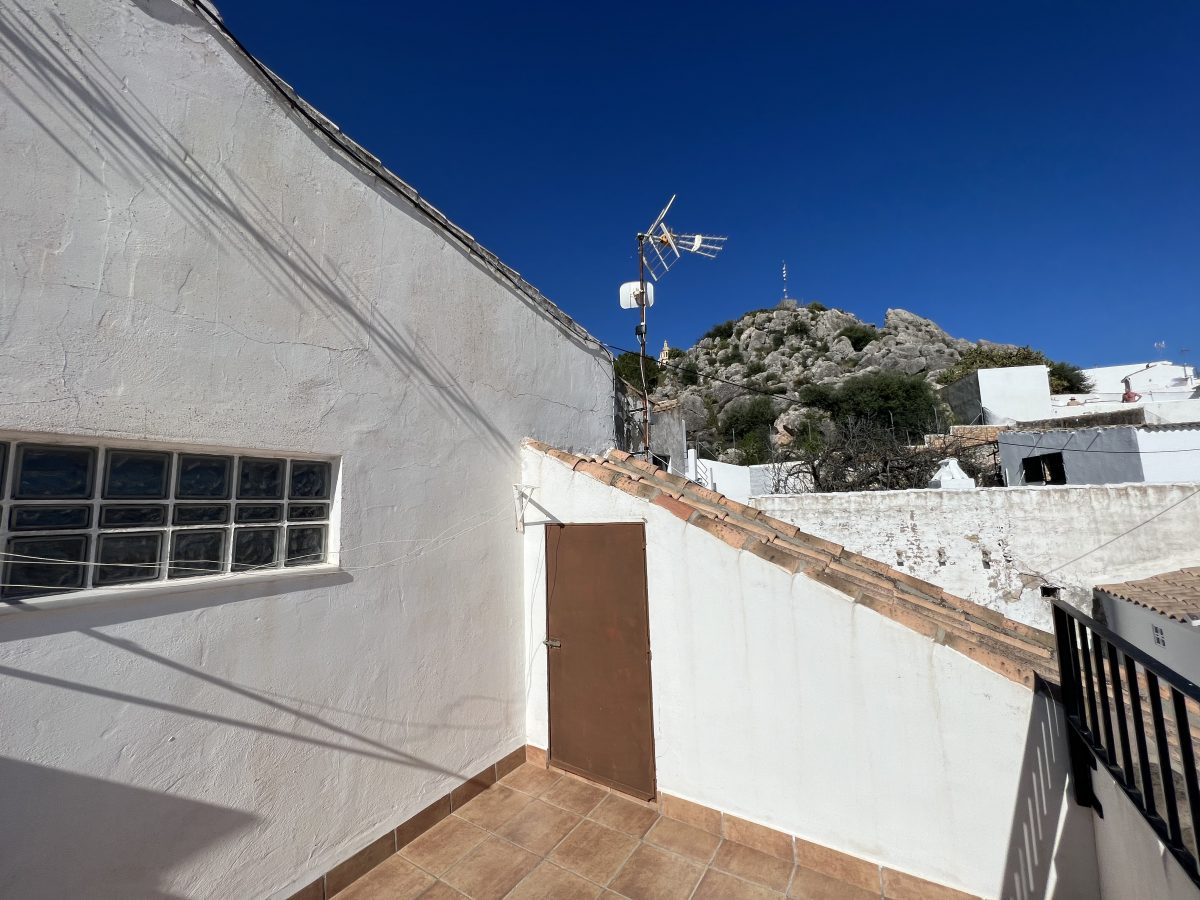 3 Bed, 1 Bath, HouseFor Sale, Olvera, Andalucia