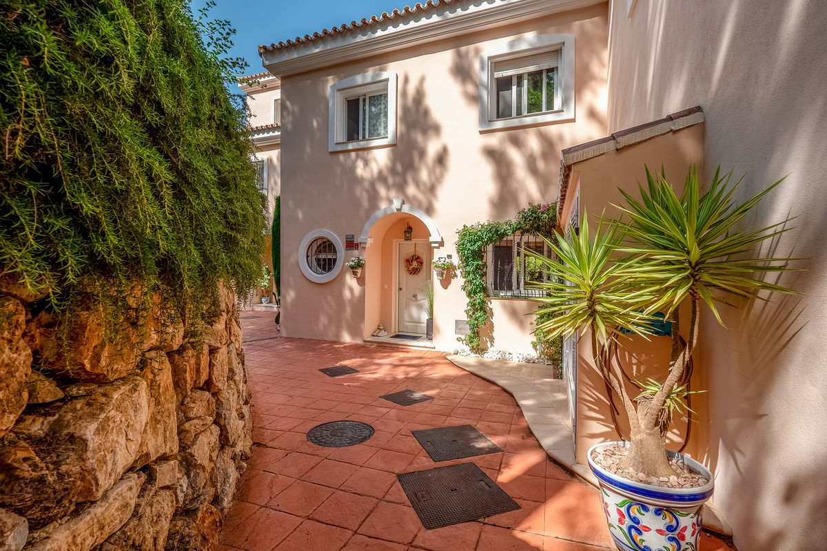 Alhaurin Golf, Malaga, 3 Bedrooms Bedrooms, ,2 BathroomsBathrooms,For Sale,R5112271