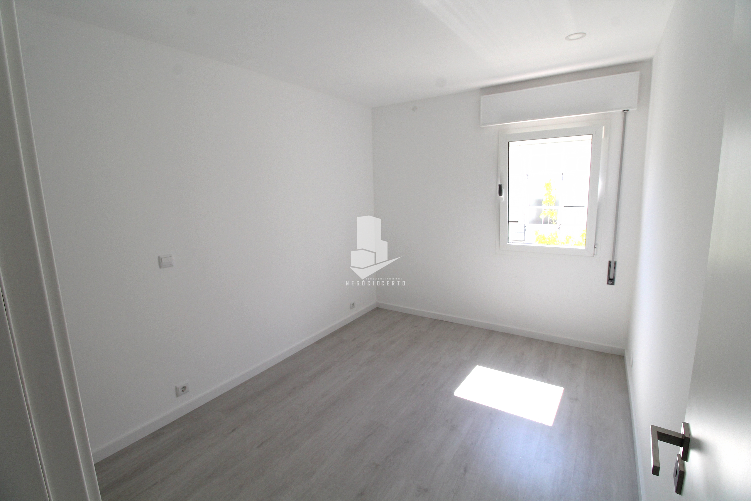 2 Bed, 1 Bath, ApartmentFor Sale, Leiria, Leiria, 2415-312