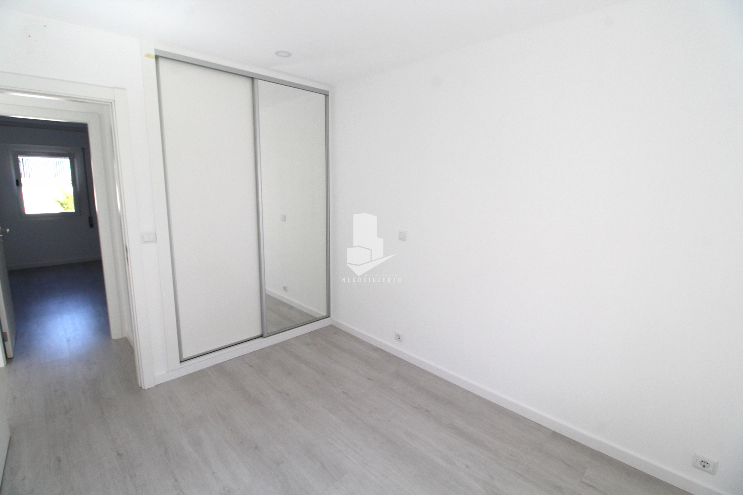 2 Bed, 1 Bath, ApartmentFor Sale, Leiria, Leiria, 2415-312