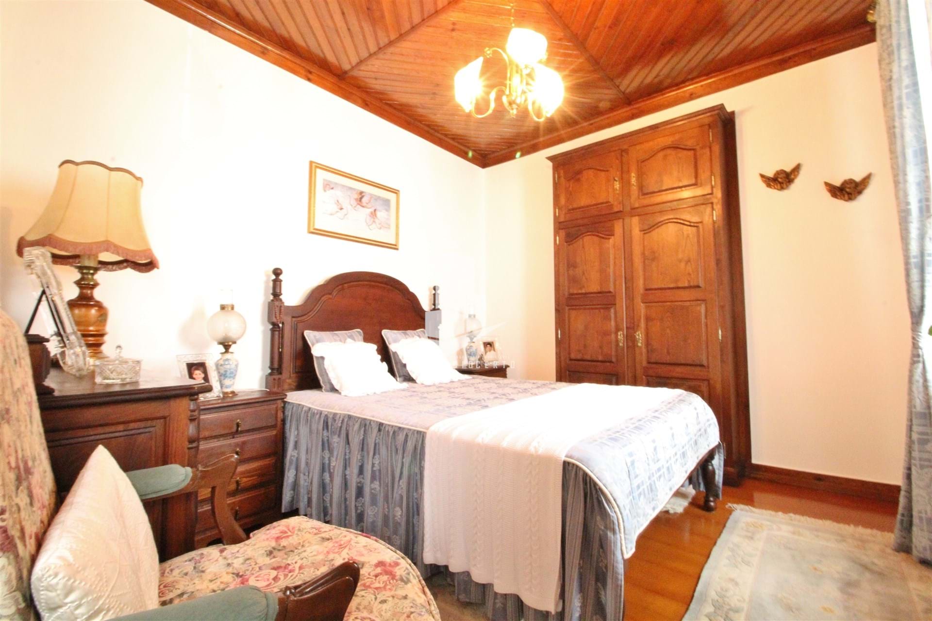 4 Bed, 2 Bath, HouseFor Sale, Leiria, Leiria, 2400-235