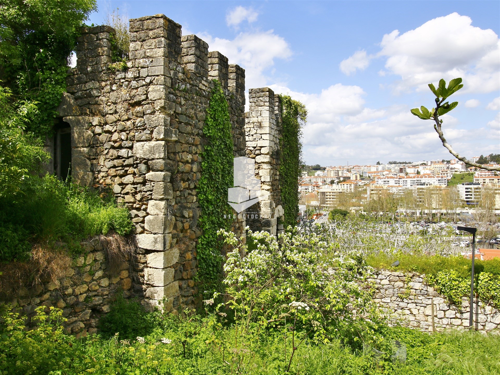 4 Bed, 2 Bath, HouseFor Sale, Leiria, Leiria, 2400-235