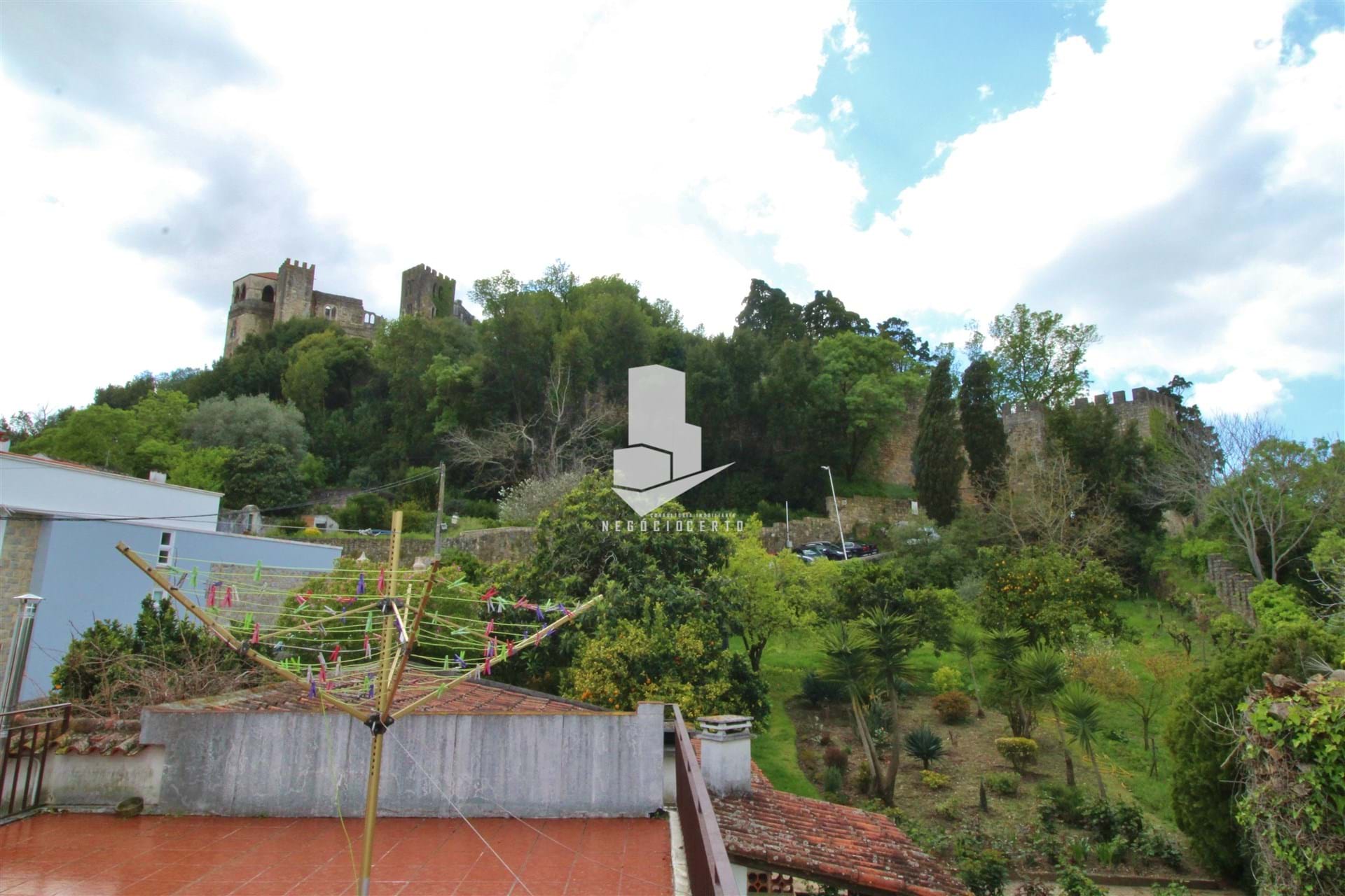 4 Bed, 2 Bath, HouseFor Sale, Leiria, Leiria, 2400-235