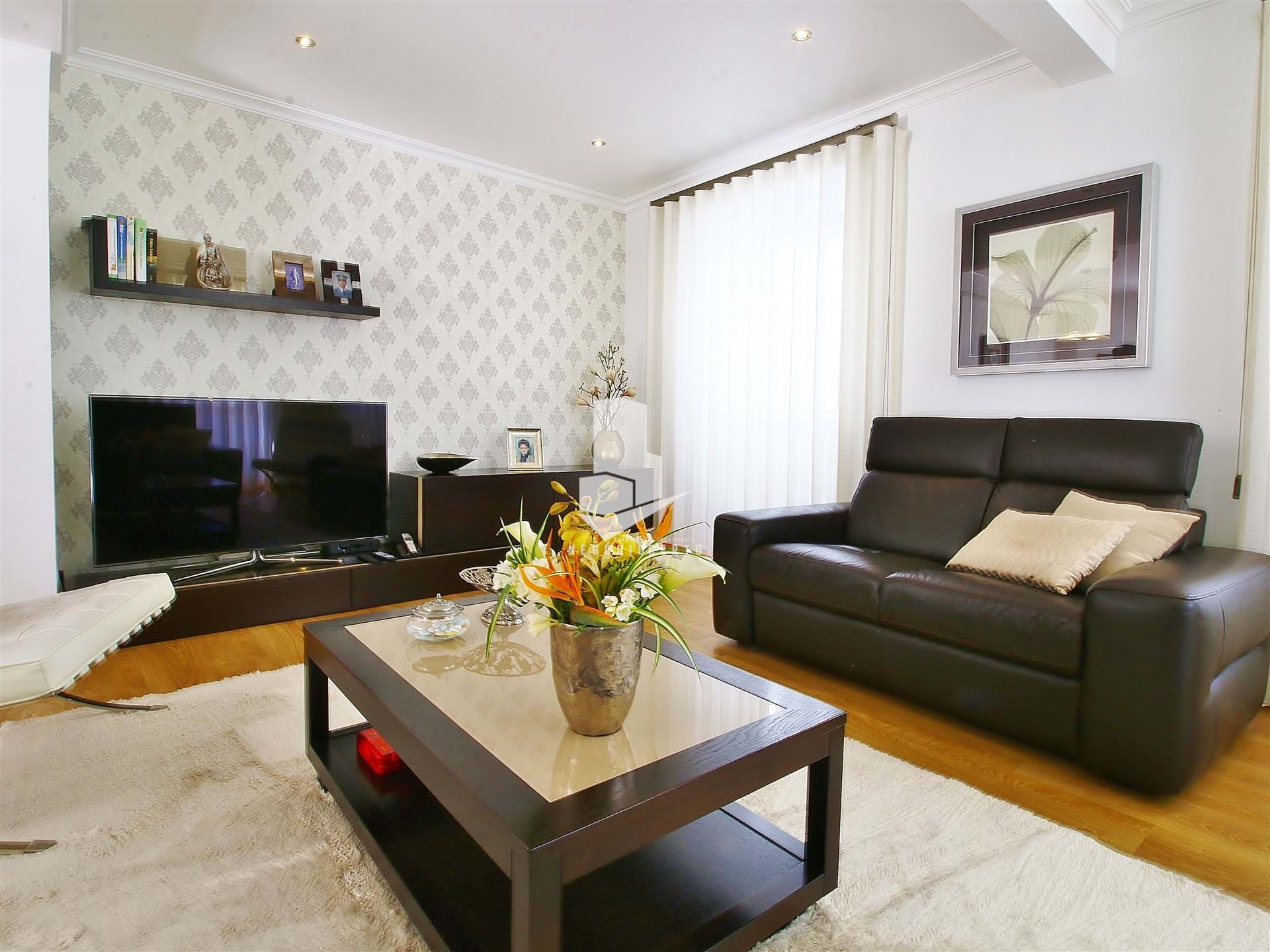 4 Bed, 2 Bath, HouseFor Sale, Leiria, Leiria, 2400-235