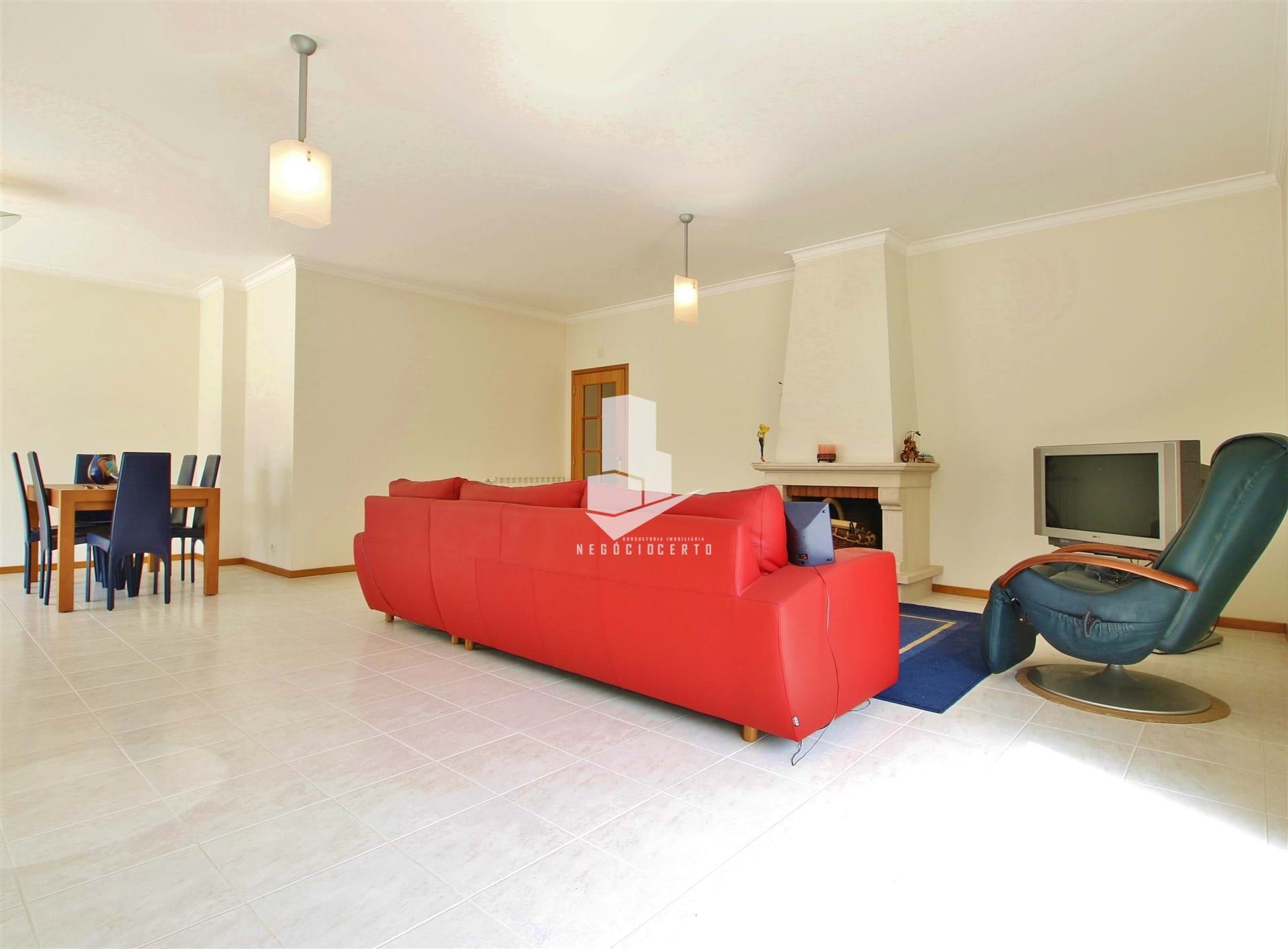 3 Bed, 2 Bath, ApartmentFor Sale, Leiria, Leiria, 2414-003