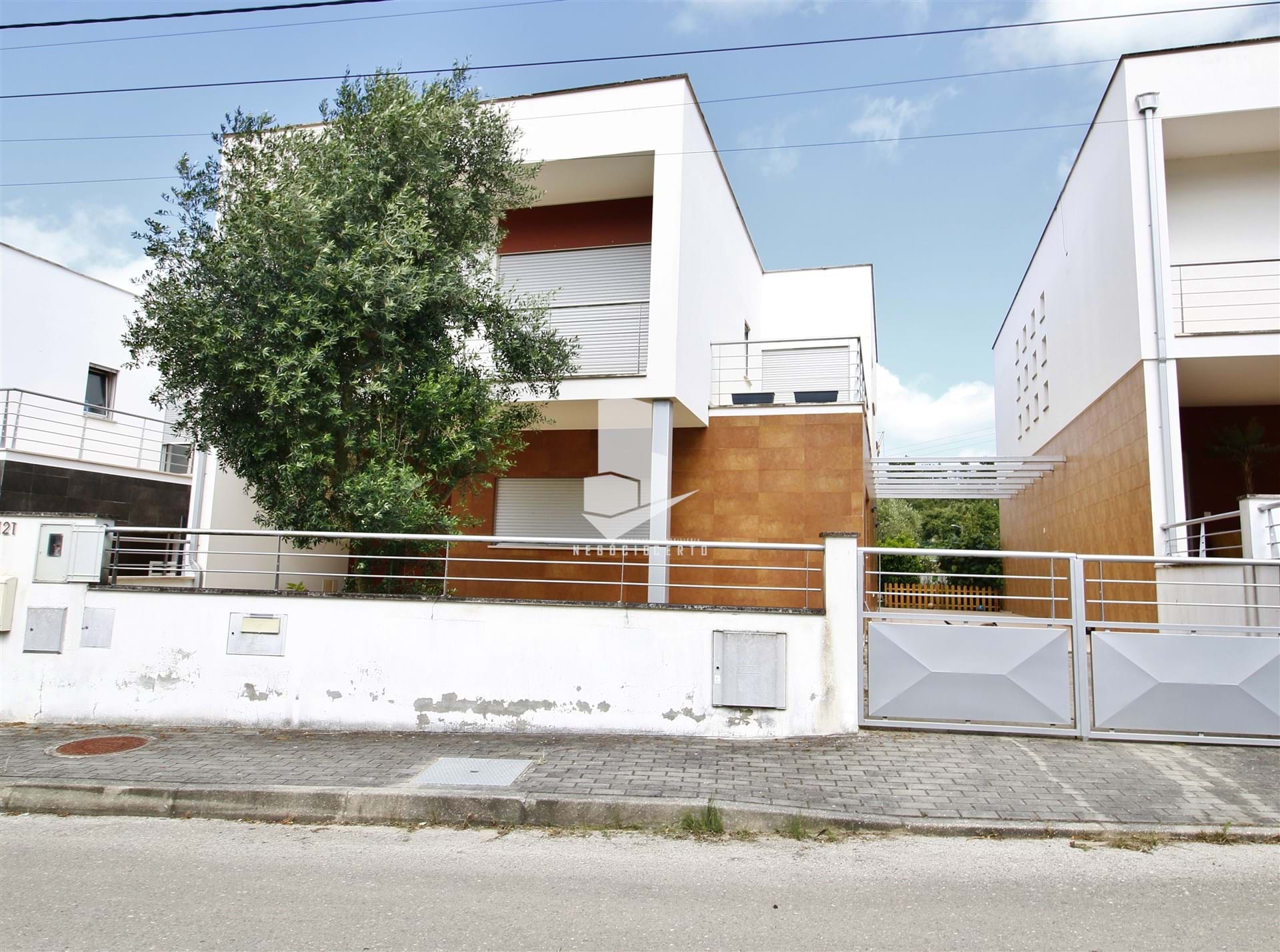 4 Bed, 3 Bath, HouseFor Sale, Leiria, Leiria