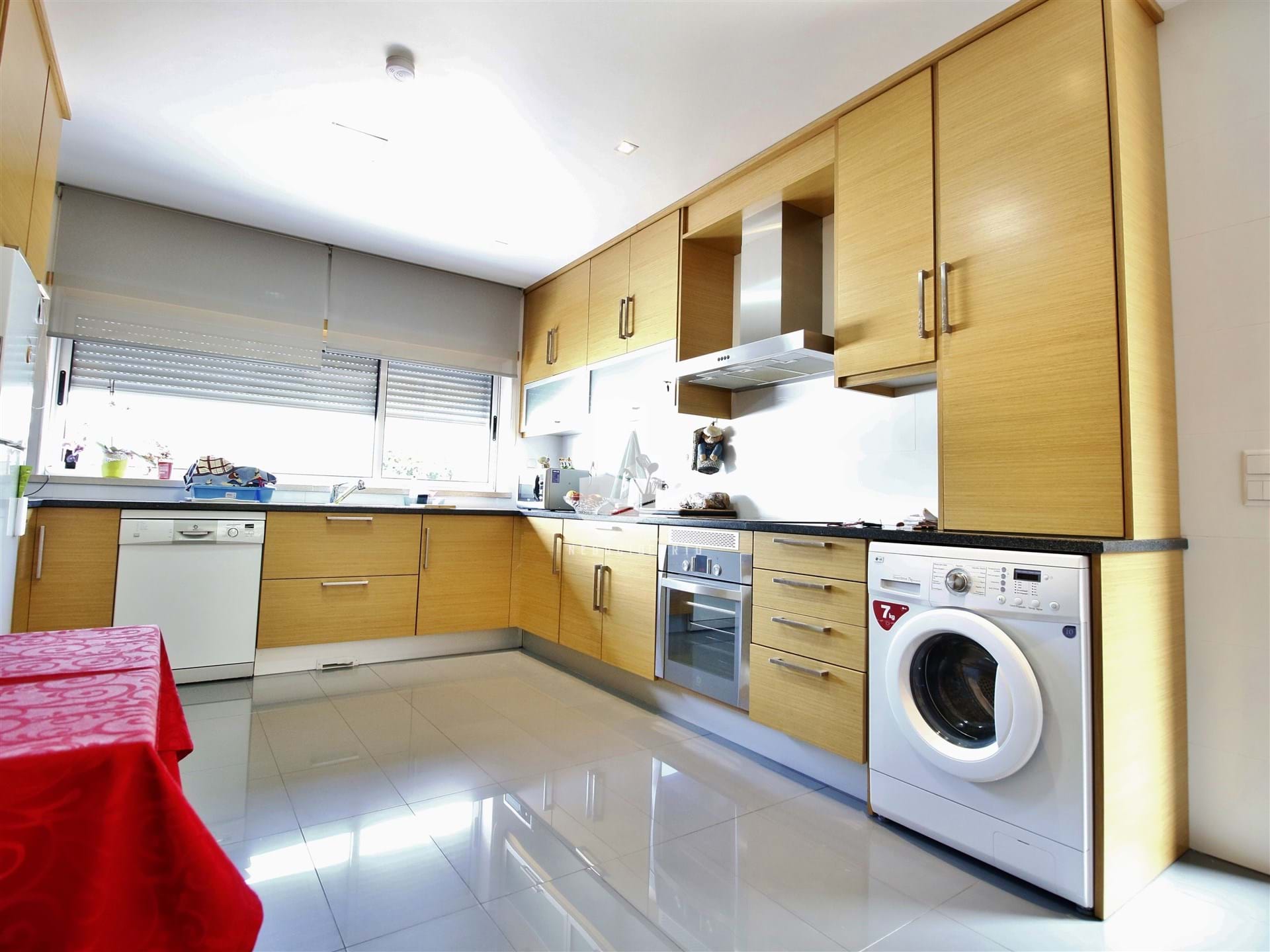 4 Bed, 3 Bath, HouseFor Sale, Leiria, Leiria