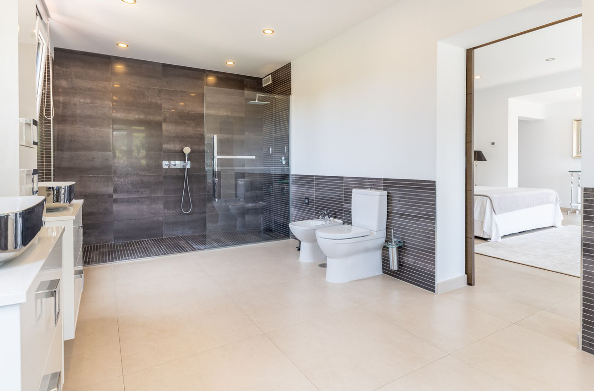 8 Bed, 8 Bath, HouseFor Sale, San Pedro de Alcantara, Malaga