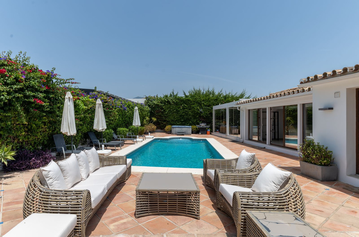 8 Bed, 8 Bath, HouseFor Sale, San Pedro de Alcantara, Malaga