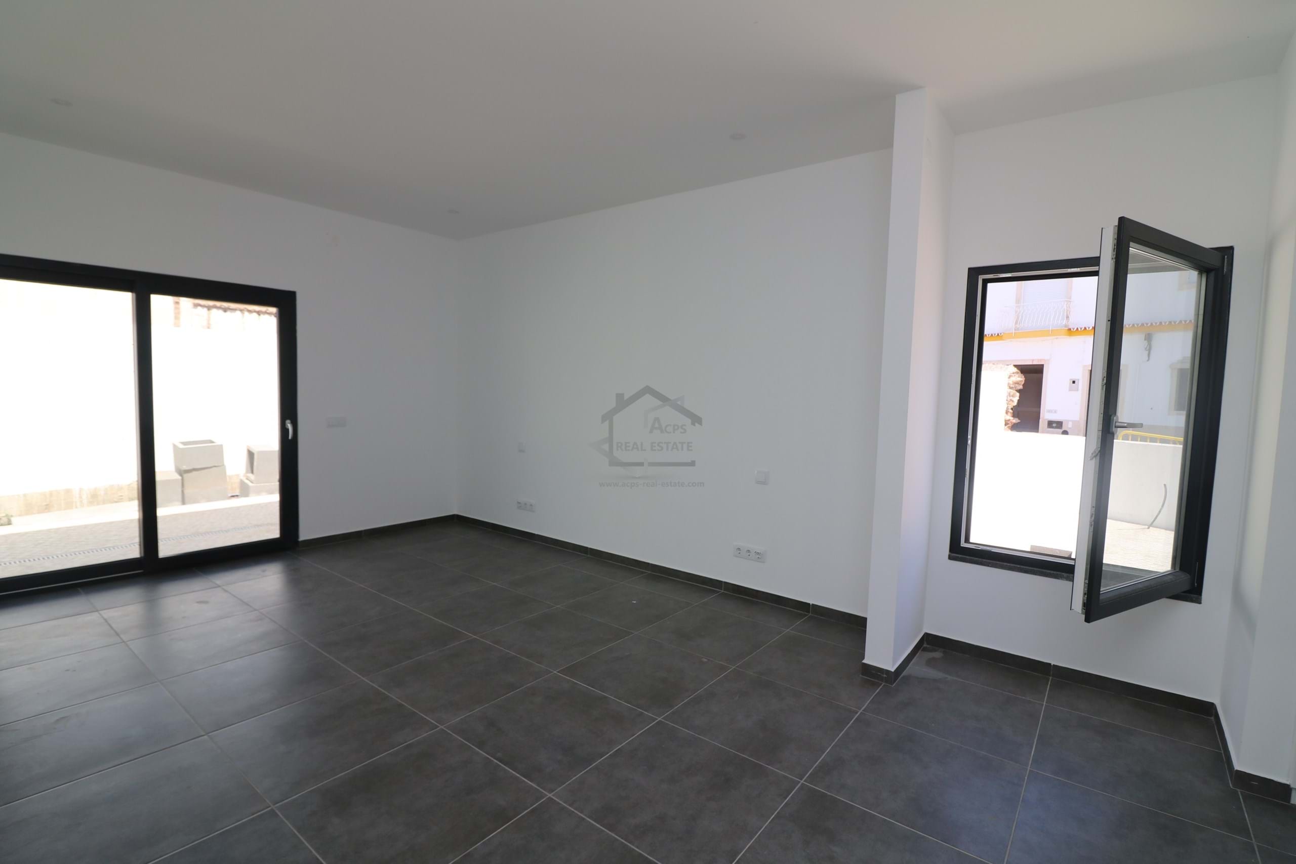 3 Bed, 2 Bath, HouseFor Sale, Sao Bras De Alportel, Faro, 8150-014