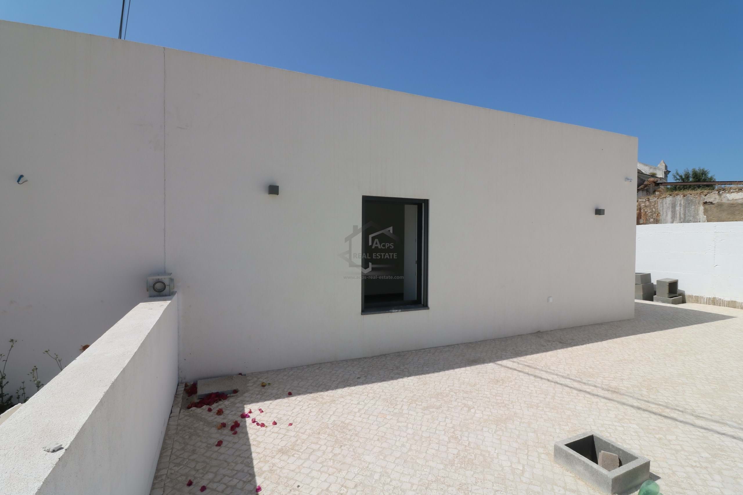 3 Bed, 2 Bath, HouseFor Sale, Sao Bras De Alportel, Faro, 8150-014