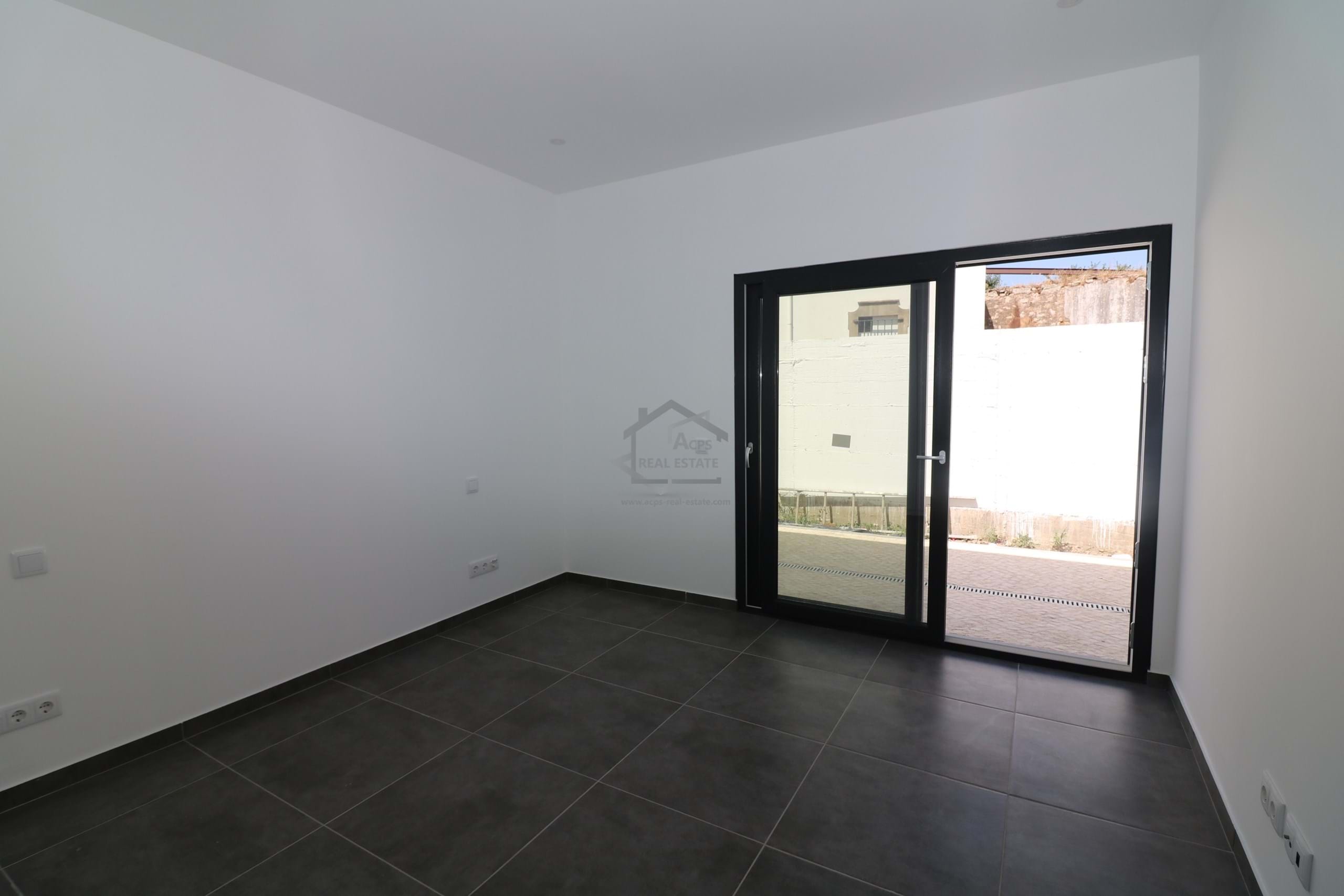 3 Bed, 2 Bath, HouseFor Sale, Sao Bras De Alportel, Faro, 8150-014