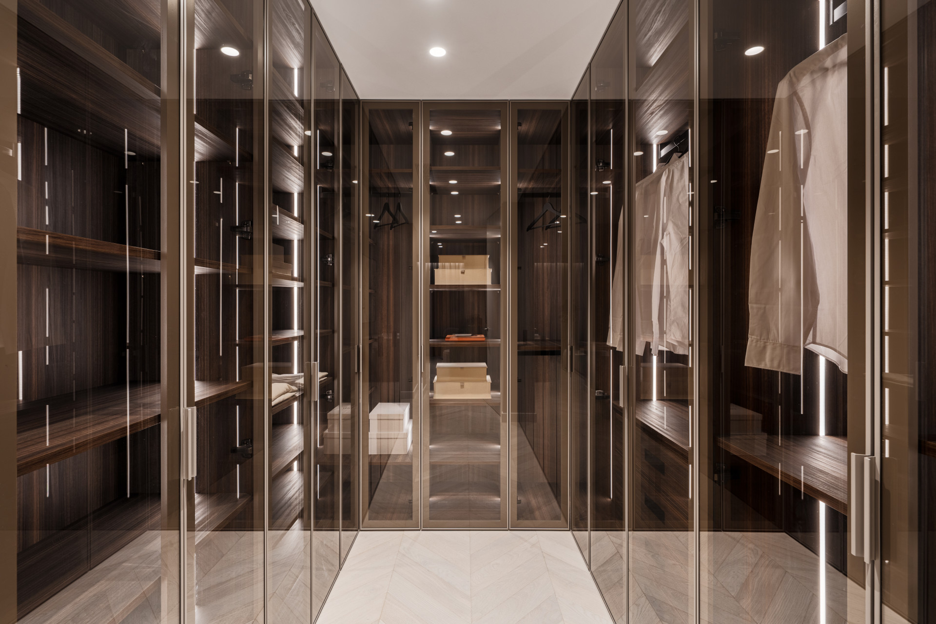 4 Bed, 4 Bath, ApartmentFor Sale, Marbella, Malaga