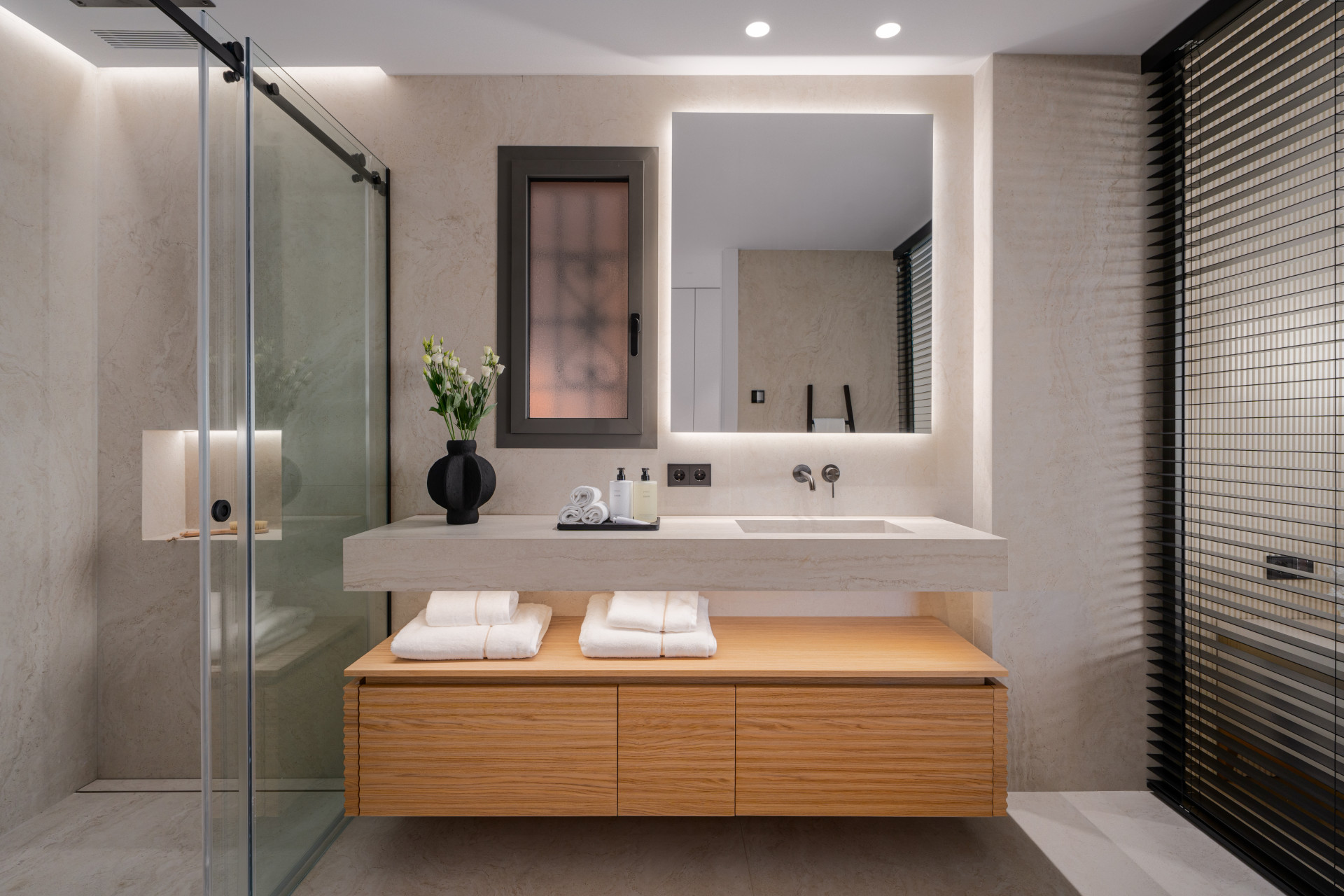 4 Bed, 4 Bath, ApartmentFor Sale, Marbella, Malaga