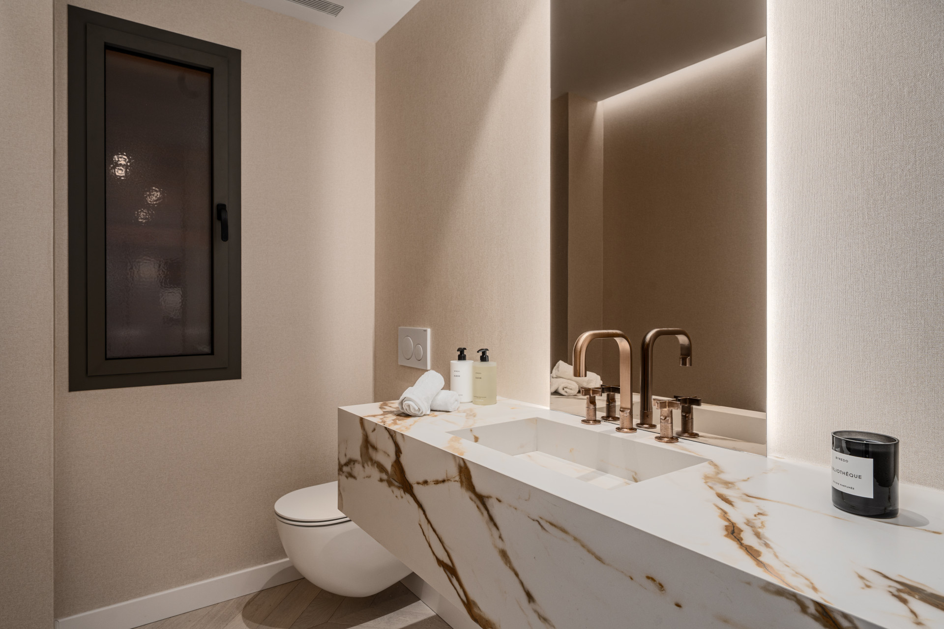 4 Bed, 4 Bath, ApartmentFor Sale, Marbella, Malaga