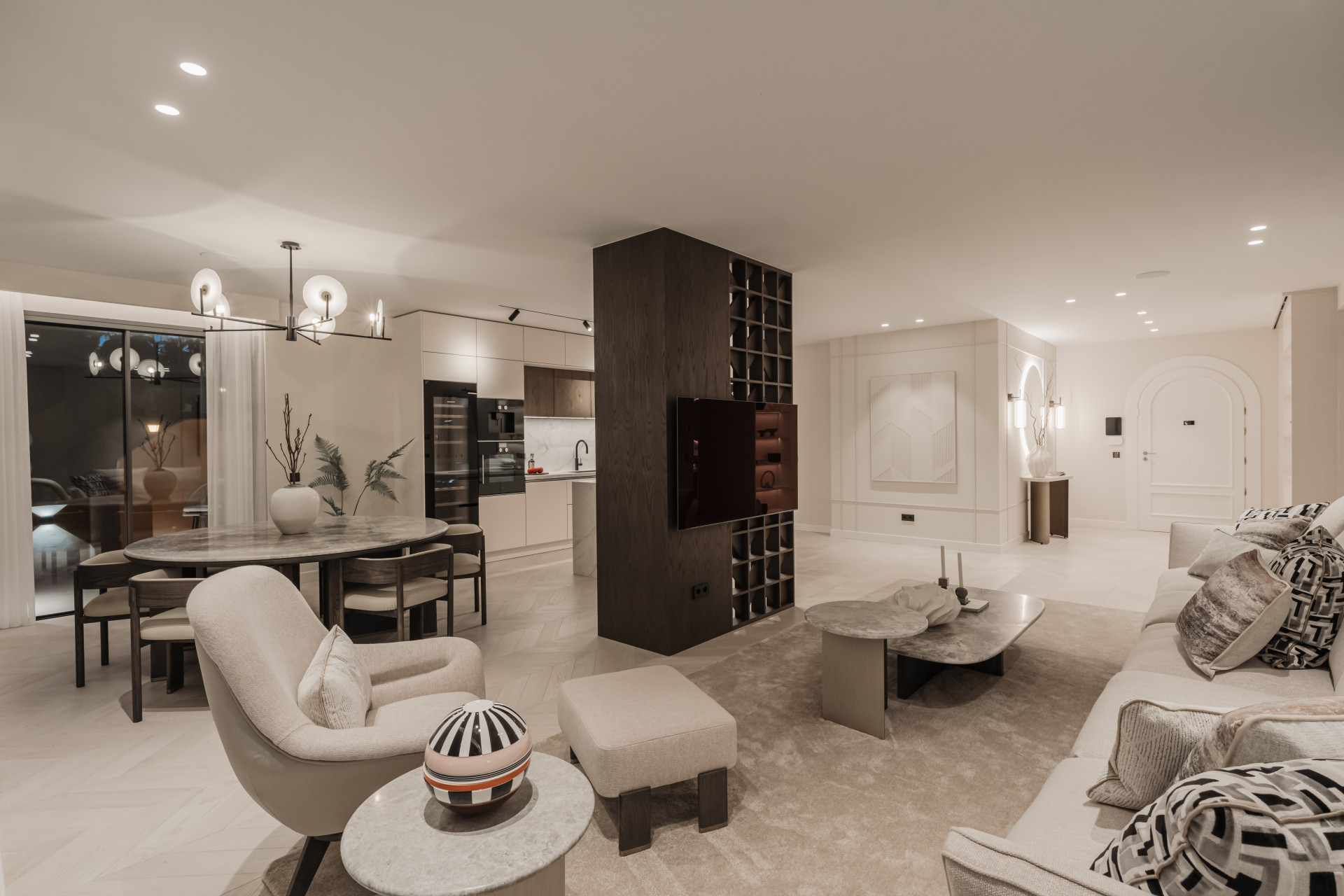 4 Bed, 4 Bath, ApartmentFor Sale, Marbella, Malaga