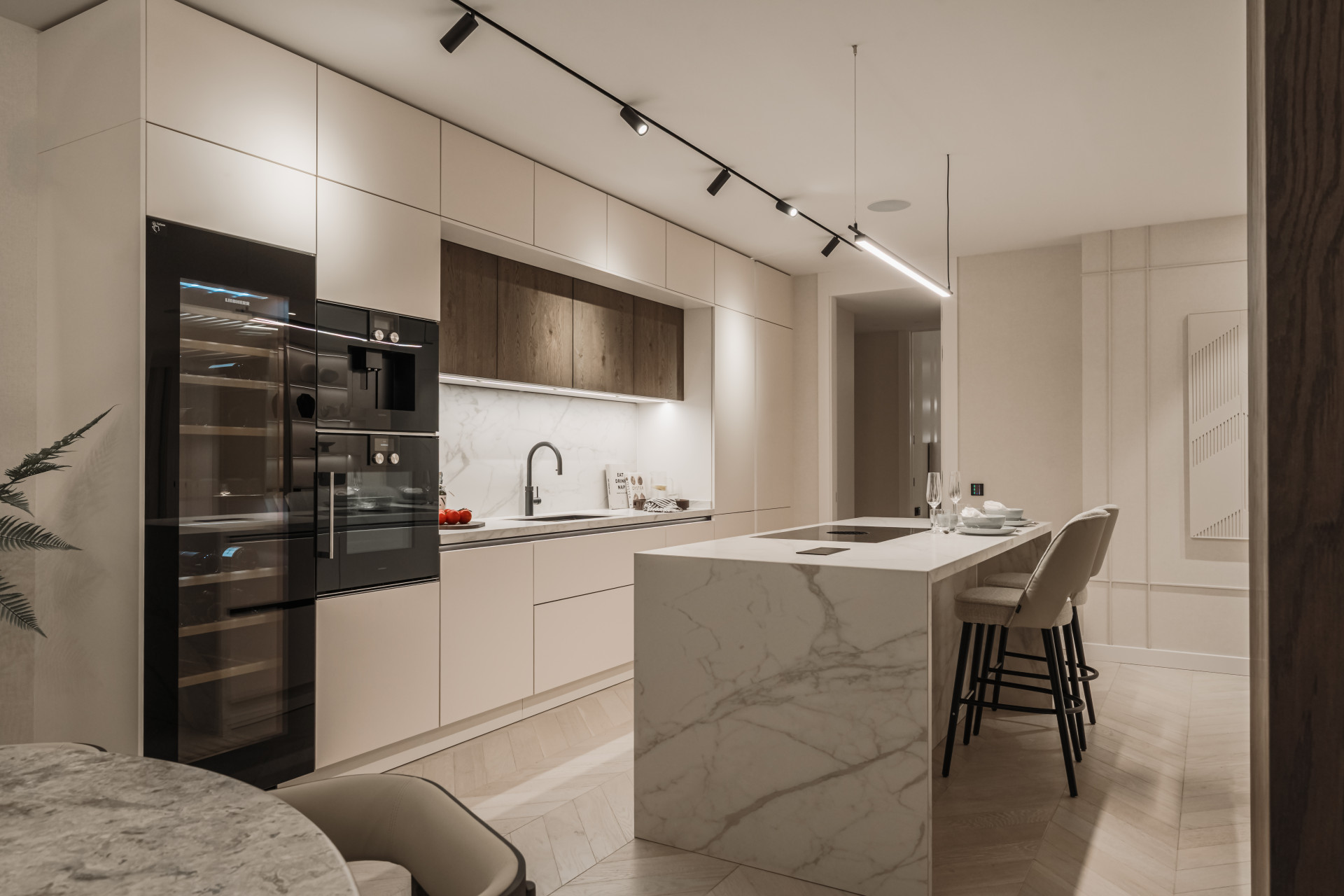 4 Bed, 4 Bath, ApartmentFor Sale, Marbella, Malaga