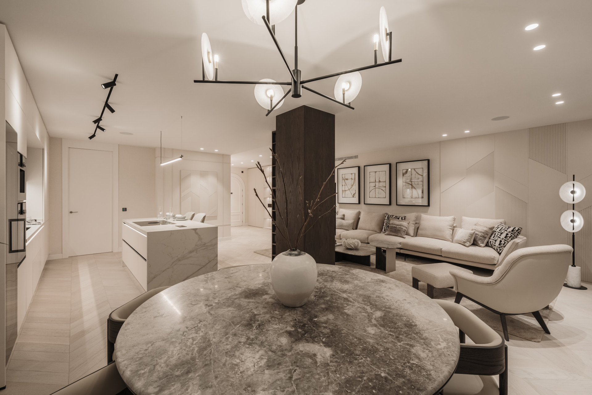 4 Bed, 4 Bath, ApartmentFor Sale, Marbella, Malaga