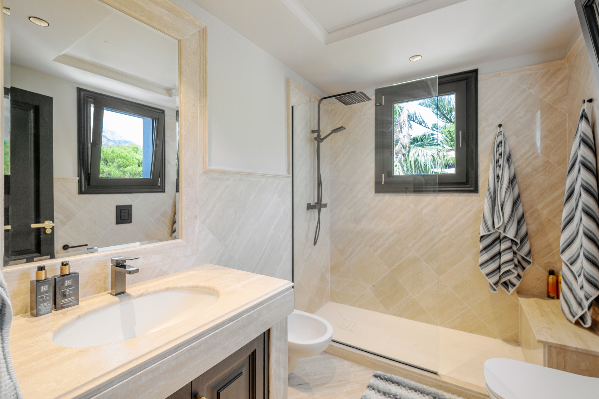 4 Bed, 4 Bath, HouseFor Sale, Marbella, Malaga