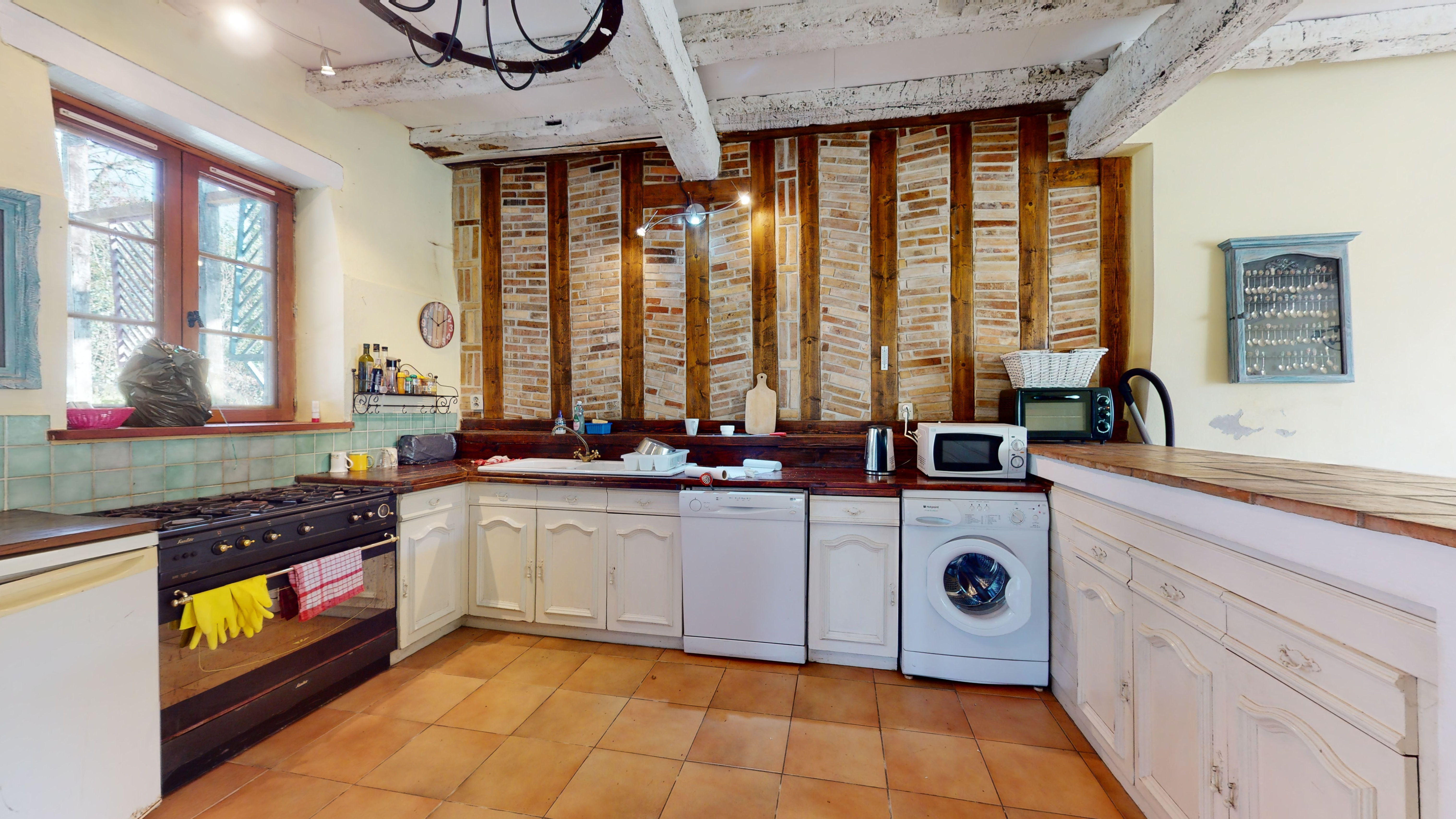 3 Bed, 1 Bath, HouseFor Sale, Lauzun, Lot-et-Garonne, Aquitaine, 47410