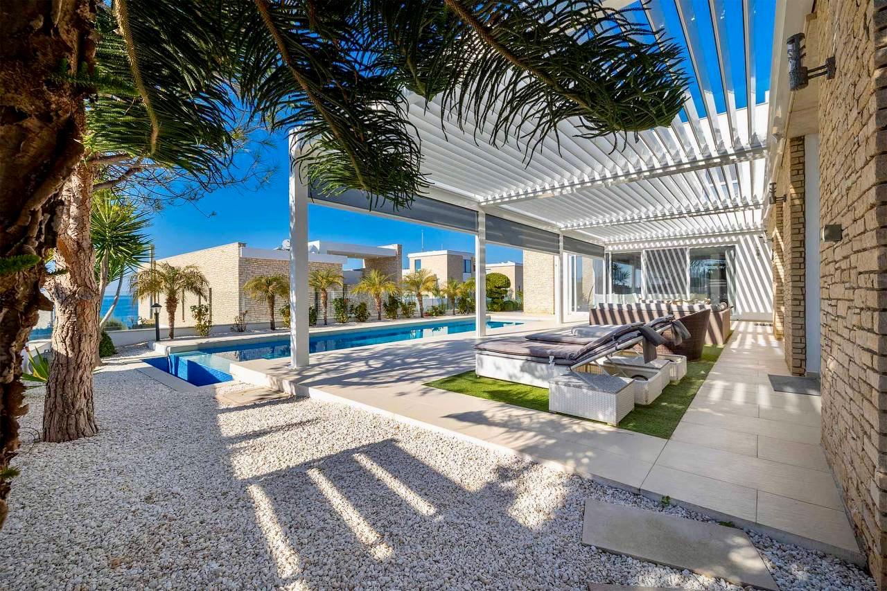 4 Bed, 3 Bath, HouseFor Sale, Paphos, Paphos 4 Bed, 3 Bath, HouseFor Sale, Paphos, Paphos