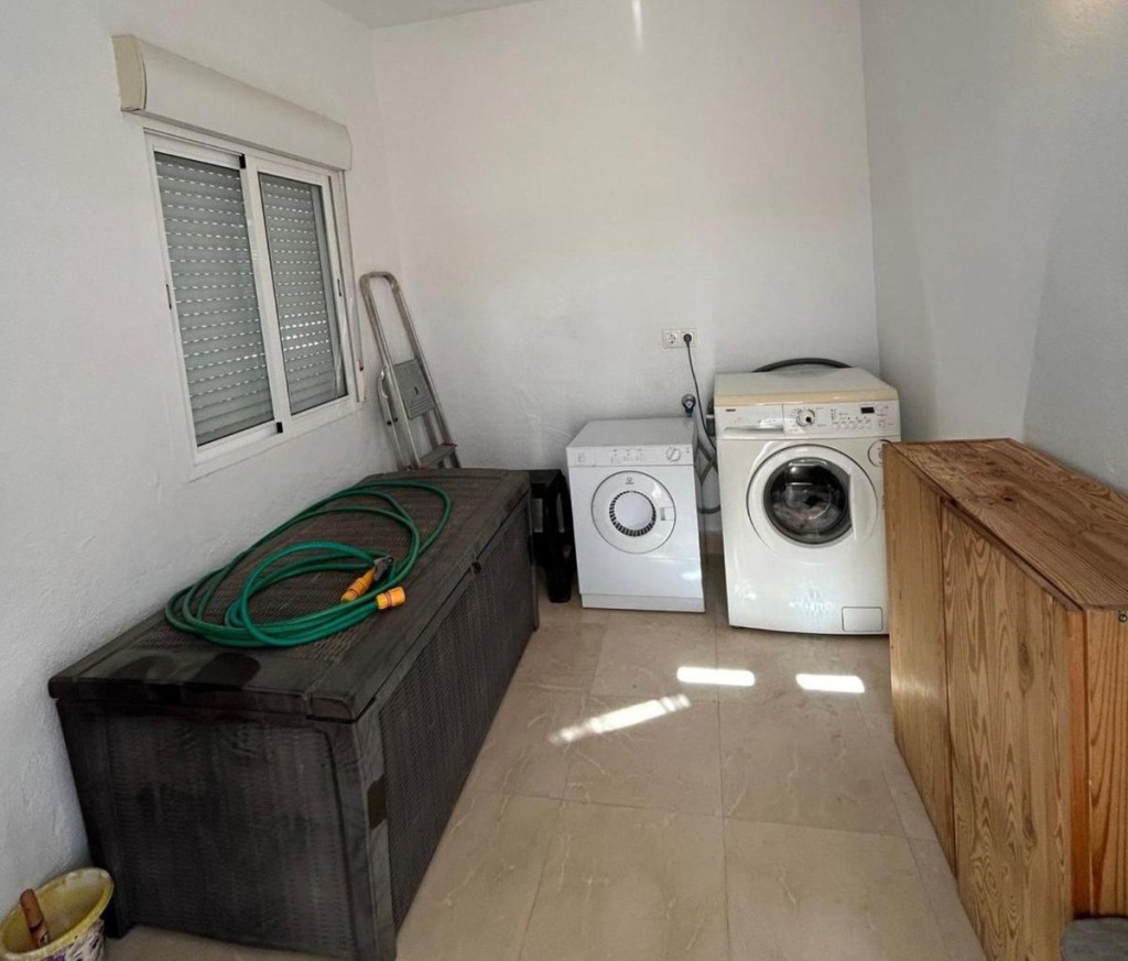 3 Bed, 2 Bath, ApartmentFor Sale, Istán, Malaga