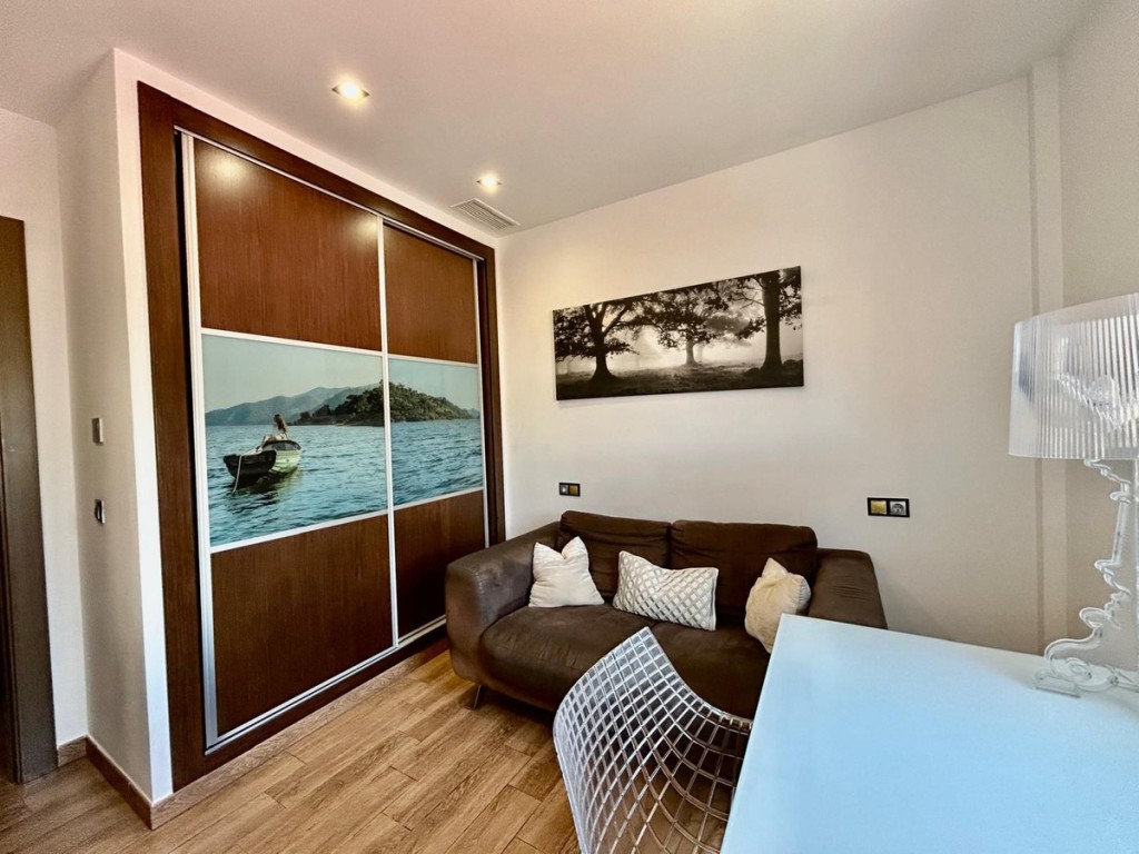 3 Bed, 2 Bath, ApartmentFor Sale, Istán, Malaga