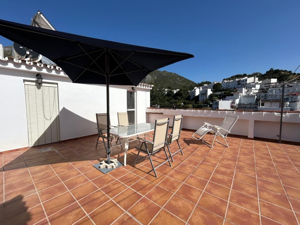 3 Bed, 2 Bath, ApartmentFor Sale, Istán, Malaga
