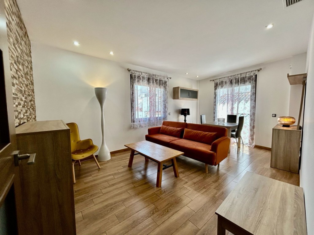 3 Bed, 2 Bath, ApartmentFor Sale, Istán, Malaga